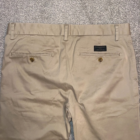 Banana Republic Aiden Chino Khaki Pants 32x29 - Picture 6 of 14